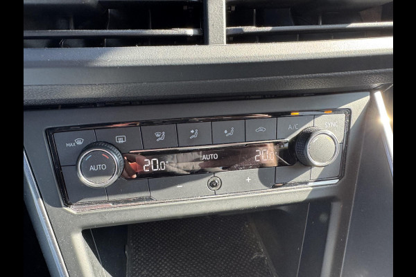 Volkswagen Polo 1.0 TSI Highline | Navigatie | Adaptive Cruise Control | DAB | Privacy Glass | Climate Control | Lichtmetalen Velgen |