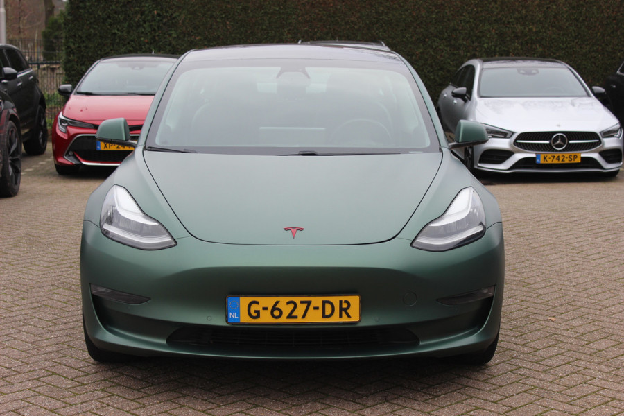 Tesla Model 3 Long Range AWD 75 kWh / SoH 90,2% / Trekhaak / Autopilot / Panoramadak / Camera / Leder / 19'' / Leder / Premium Audio /