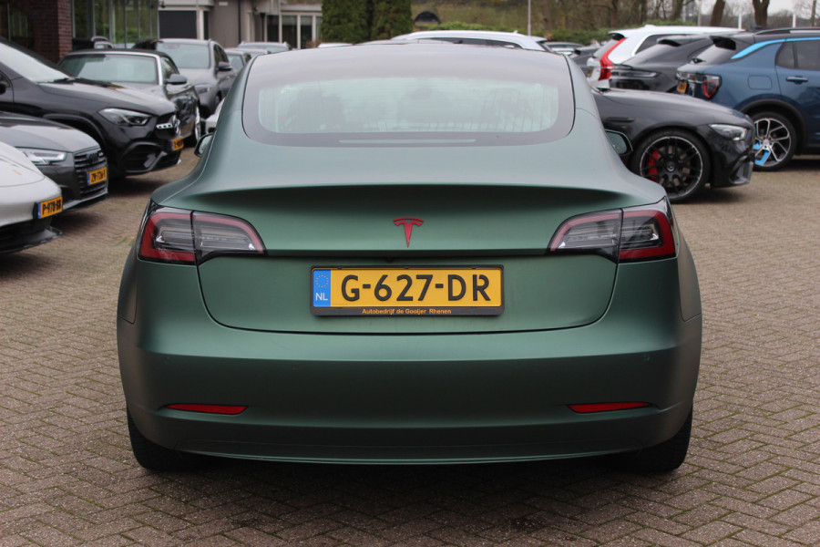 Tesla Model 3 Long Range AWD 75 kWh / SoH 90,2% / Trekhaak / Autopilot / Panoramadak / Camera / Leder / 19'' / Leder / Premium Audio /