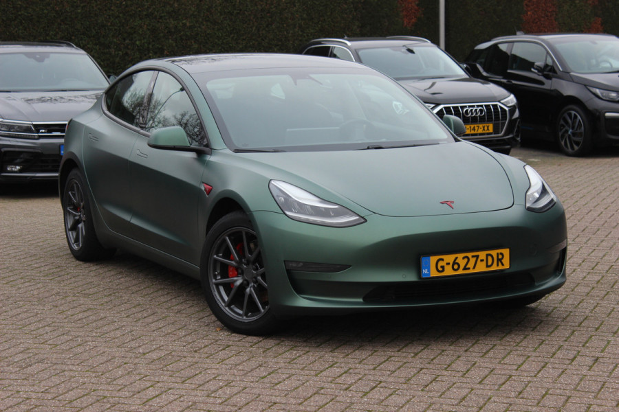 Tesla Model 3 Long Range AWD 75 kWh / SoH 90,2% / Trekhaak / Autopilot / Panoramadak / Camera / Leder / 19'' / Leder / Premium Audio /