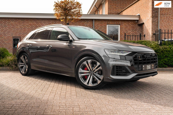 Audi Q8 55 TFSI e Quattro Pro Line S-Line Luchtvering Trekhaak Adaptive LED Matrix 22''
