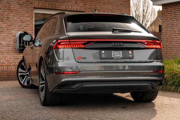 Audi Q8 55 TFSI e Quattro Pro Line S-Line Luchtvering Trekhaak Adaptive LED Matrix 22''