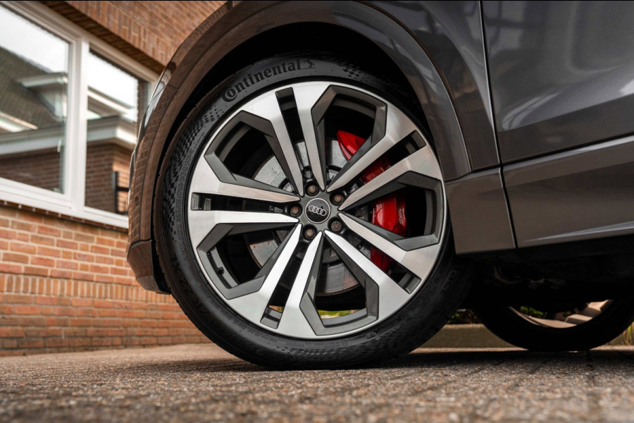 Audi Q8 55 TFSI e Quattro Pro Line S-Line Luchtvering Trekhaak Adaptive LED Matrix 22''