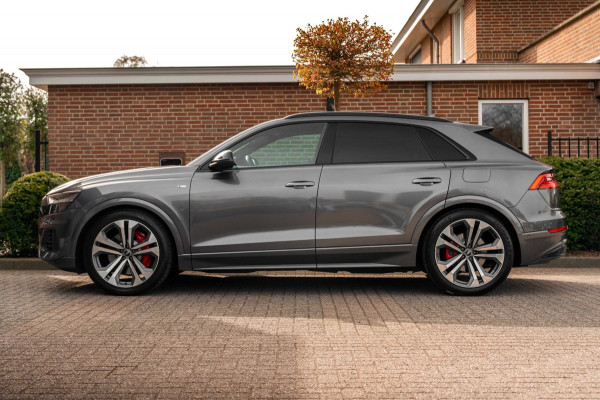 Audi Q8 55 TFSI e Quattro Pro Line S-Line Luchtvering Trekhaak Adaptive LED Matrix 22''