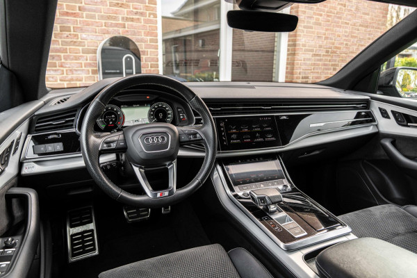 Audi Q8 55 TFSI e Quattro Pro Line S-Line Luchtvering Trekhaak Adaptive LED Matrix 22''
