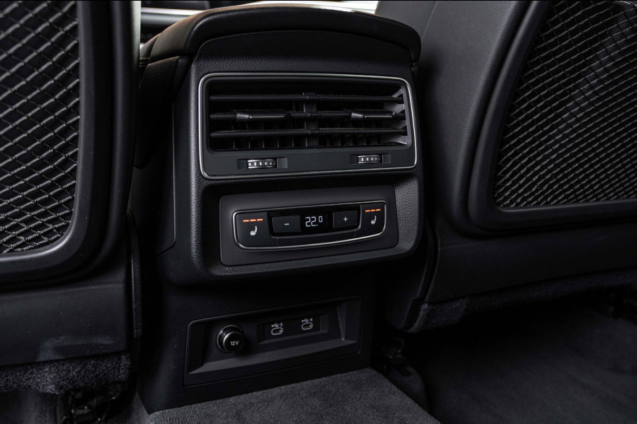 Audi Q8 55 TFSI e Quattro Pro Line S-Line Luchtvering Trekhaak Adaptive LED Matrix 22''