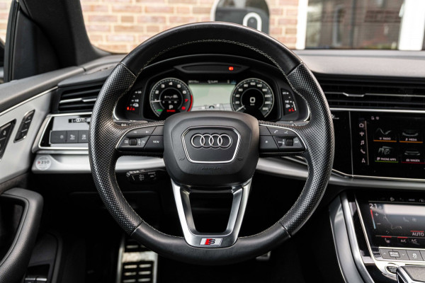 Audi Q8 55 TFSI e Quattro Pro Line S-Line Luchtvering Trekhaak Adaptive LED Matrix 22''