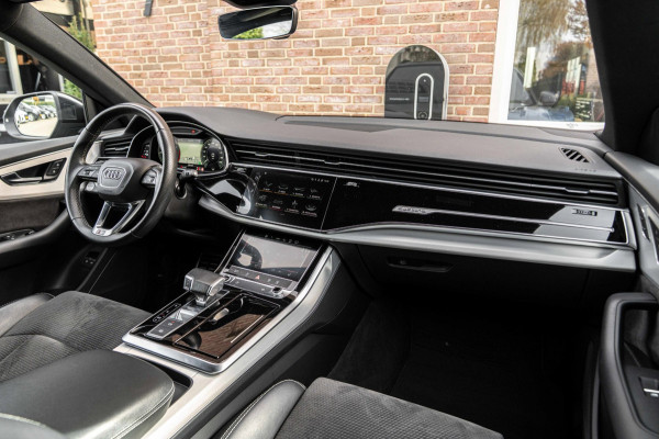 Audi Q8 55 TFSI e Quattro Pro Line S-Line Luchtvering Trekhaak Adaptive LED Matrix 22''