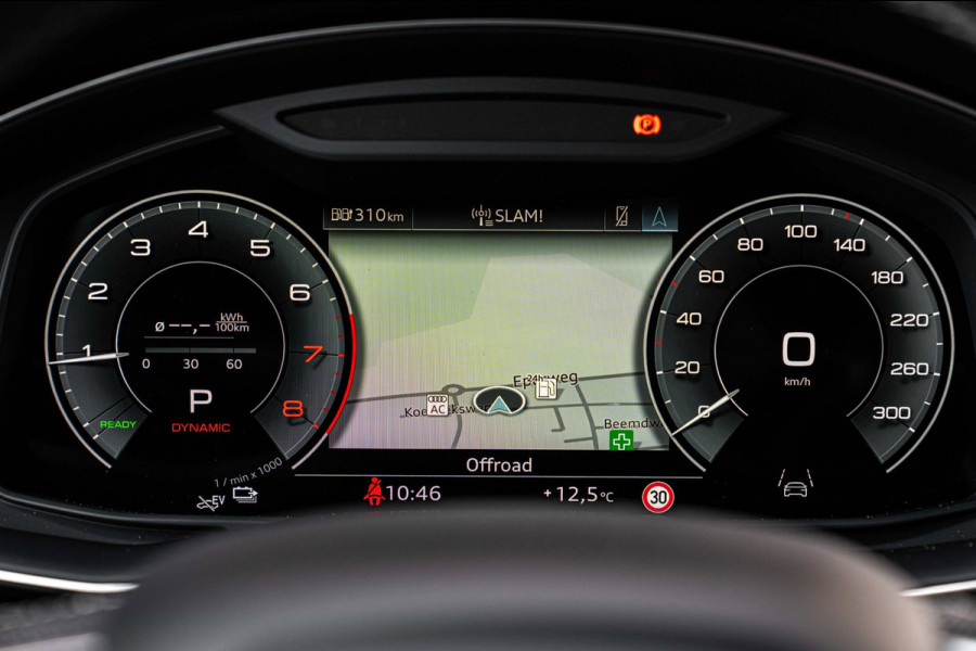 Audi Q8 55 TFSI e Quattro Pro Line S-Line Luchtvering Trekhaak Adaptive LED Matrix 22''