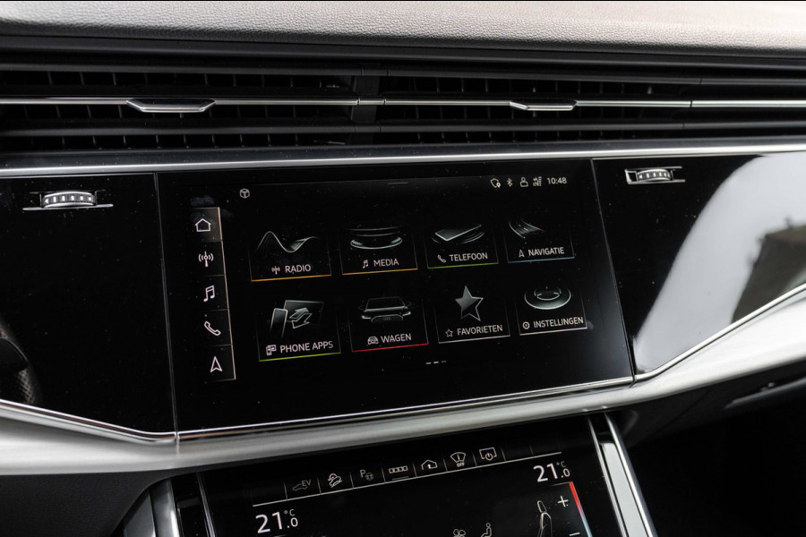 Audi Q8 55 TFSI e Quattro Pro Line S-Line Luchtvering Trekhaak Adaptive LED Matrix 22''