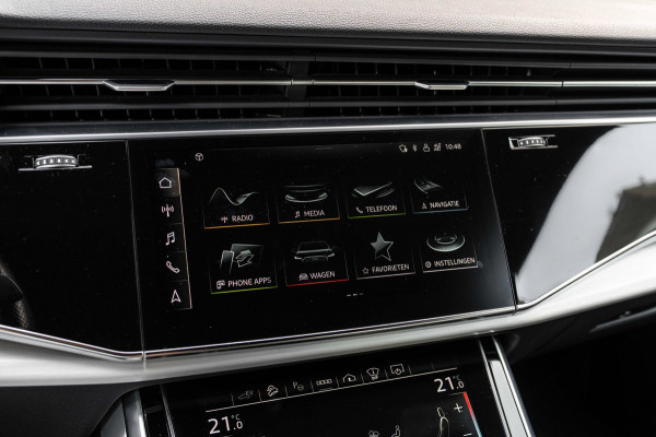 Audi Q8 55 TFSI e Quattro Pro Line S-Line Luchtvering Trekhaak Adaptive LED Matrix 22''