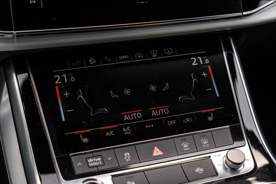 Audi Q8 55 TFSI e Quattro Pro Line S-Line Luchtvering Trekhaak Adaptive LED Matrix 22''