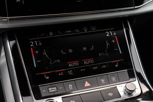 Audi Q8 55 TFSI e Quattro Pro Line S-Line Luchtvering Trekhaak Adaptive LED Matrix 22''