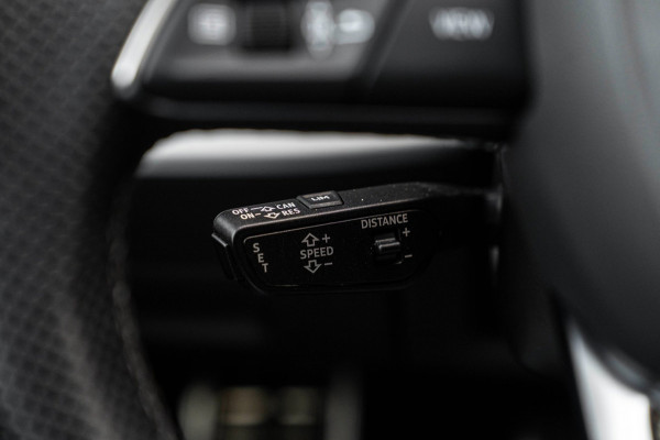 Audi Q8 55 TFSI e Quattro Pro Line S-Line Luchtvering Trekhaak Adaptive LED Matrix 22''