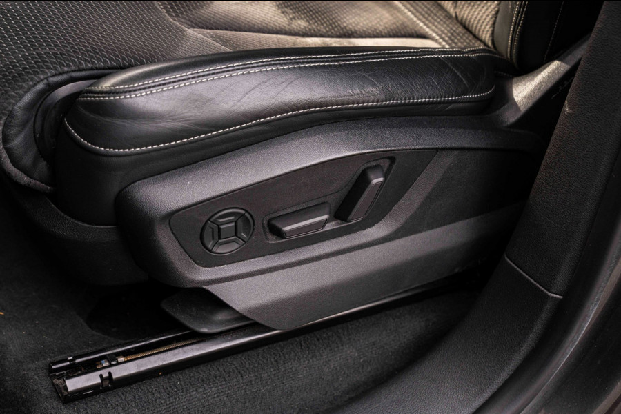 Audi Q8 55 TFSI e Quattro Pro Line S-Line Luchtvering Trekhaak Adaptive LED Matrix 22''