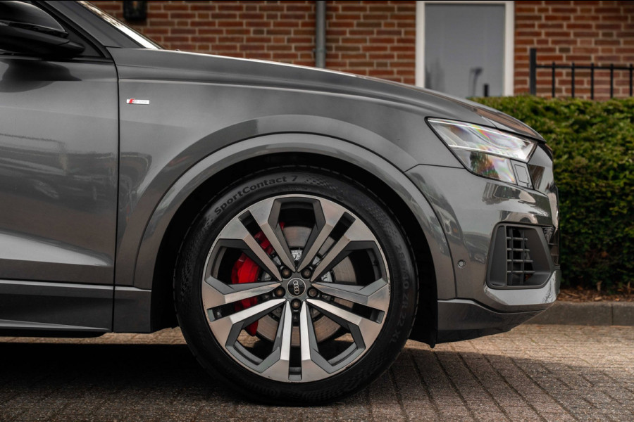 Audi Q8 55 TFSI e Quattro Pro Line S-Line Luchtvering Trekhaak Adaptive LED Matrix 22''