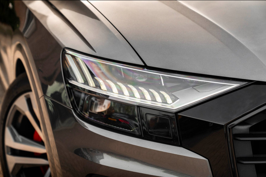 Audi Q8 55 TFSI e Quattro Pro Line S-Line Luchtvering Trekhaak Adaptive LED Matrix 22''