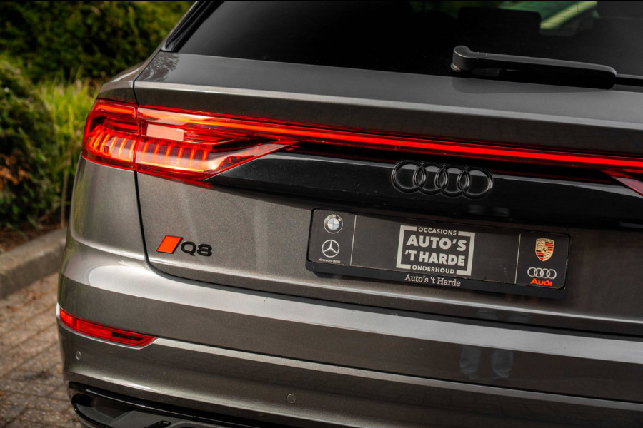Audi Q8 55 TFSI e Quattro Pro Line S-Line Luchtvering Trekhaak Adaptive LED Matrix 22''