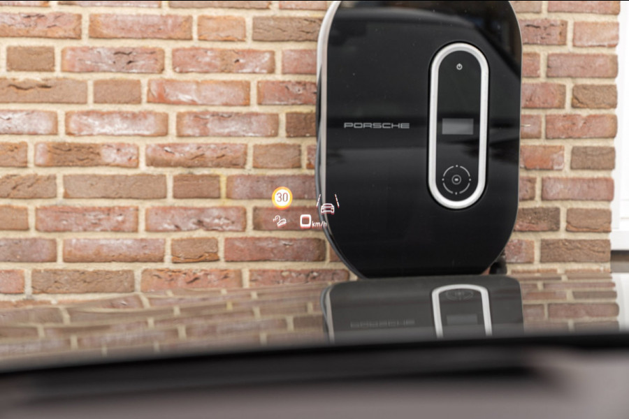 Audi Q8 55 TFSI e Quattro Pro Line S-Line Luchtvering Trekhaak Adaptive LED Matrix 22''