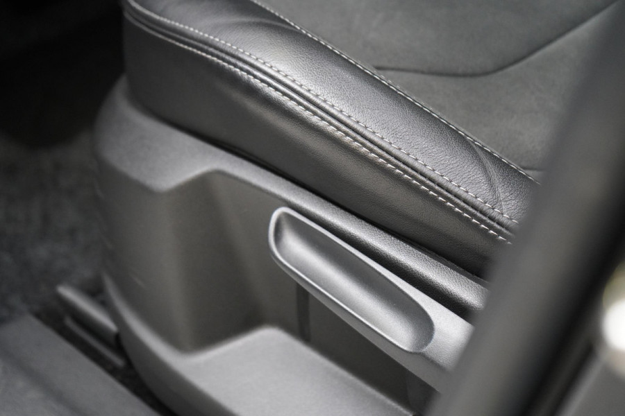 Škoda Kodiaq 1.5 TSi 150pk Business Edition DSG | Trekhaak | Panoramadak | Blind-Spot | Adaptive cruise | Sfeerverlichting | Camera