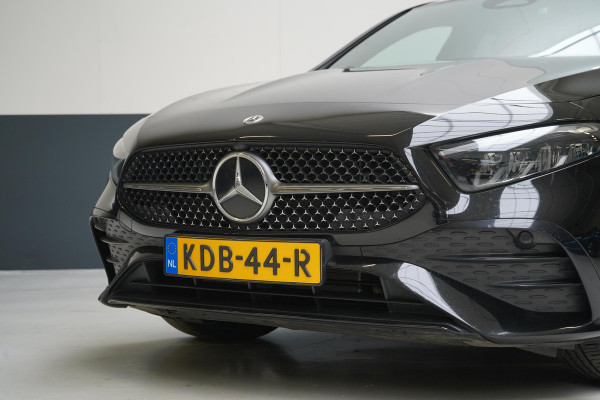 Mercedes-Benz A-Klasse 250 e AMG Line | SoH 96% | Sfeerverlichting | Navigatie | Black pakket | Sportstoelen