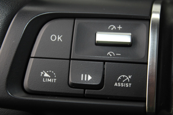 Citroën C4 1.2-130pk Puretech Shine Limited AUTOMAAT ! Gun u het comfort en gemak van een automaat ! Autm. airco, Navigatie, Cruise Control, Climate Control, Lane assist, Stoelverwarming, Camera, Apple CarPlay/Android auto etc.