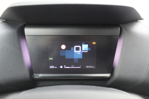 Citroën C4 1.2-130pk Puretech Shine Limited AUTOMAAT ! Gun u het comfort en gemak van een automaat ! Autm. airco, Navigatie, Cruise Control, Climate Control, Lane assist, Stoelverwarming, Camera, Apple CarPlay/Android auto etc.