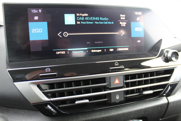 Citroën C4 1.2-130pk Puretech Shine Limited AUTOMAAT ! Gun u het comfort en gemak van een automaat ! Autm. airco, Navigatie, Cruise Control, Climate Control, Lane assist, Stoelverwarming, Camera, Apple CarPlay/Android auto etc.