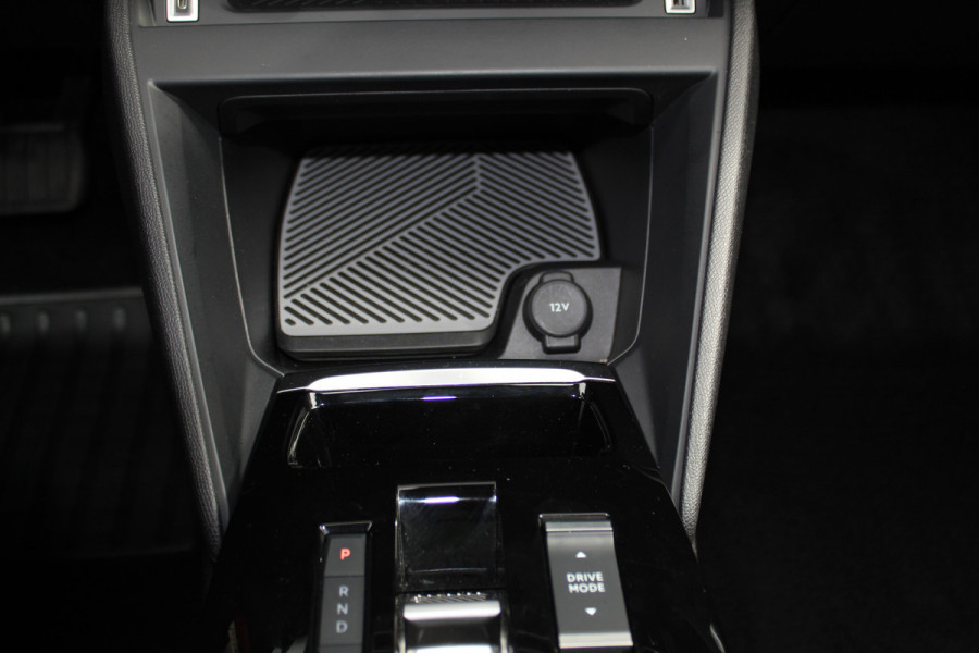 Citroën C4 1.2-130pk Puretech Shine Limited AUTOMAAT ! Gun u het comfort en gemak van een automaat ! Autm. airco, Navigatie, Cruise Control, Climate Control, Lane assist, Stoelverwarming, Camera, Apple CarPlay/Android auto etc.