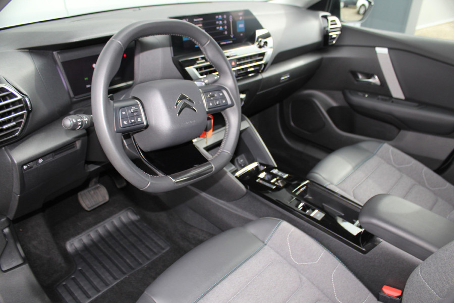 Citroën C4 1.2-130pk Puretech Shine Limited AUTOMAAT ! Gun u het comfort en gemak van een automaat ! Autm. airco, Navigatie, Cruise Control, Climate Control, Lane assist, Stoelverwarming, Camera, Apple CarPlay/Android auto etc.