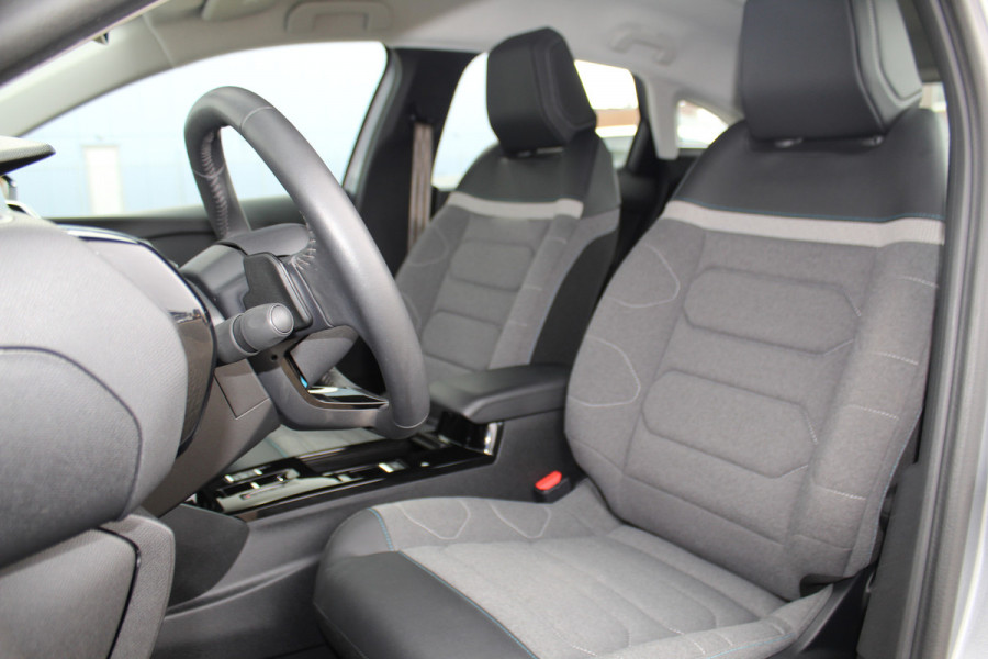 Citroën C4 1.2-130pk Puretech Shine Limited AUTOMAAT ! Gun u het comfort en gemak van een automaat ! Autm. airco, Navigatie, Cruise Control, Climate Control, Lane assist, Stoelverwarming, Camera, Apple CarPlay/Android auto etc.