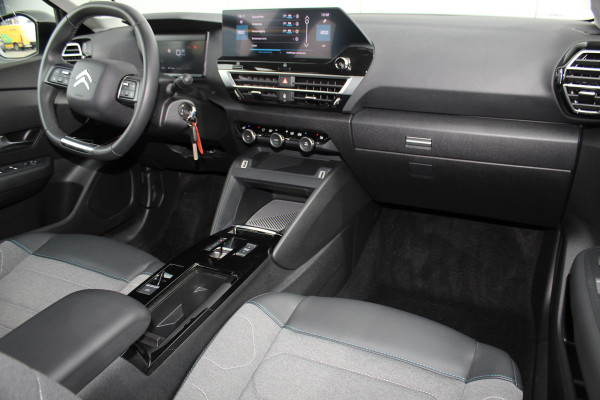 Citroën C4 1.2-130pk Puretech Shine Limited AUTOMAAT ! Gun u het comfort en gemak van een automaat ! Autm. airco, Navigatie, Cruise Control, Climate Control, Lane assist, Stoelverwarming, Camera, Apple CarPlay/Android auto etc.