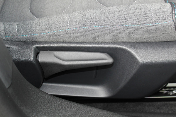 Citroën C4 1.2-130pk Puretech Shine Limited AUTOMAAT ! Gun u het comfort en gemak van een automaat ! Autm. airco, Navigatie, Cruise Control, Climate Control, Lane assist, Stoelverwarming, Camera, Apple CarPlay/Android auto etc.