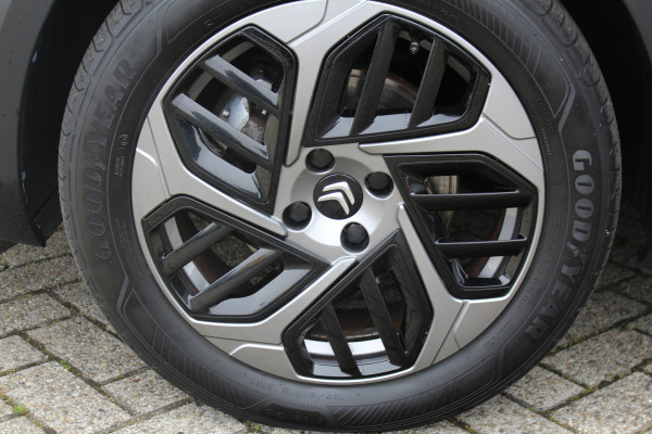 Citroën C4 1.2-130pk Puretech Shine Limited AUTOMAAT ! Gun u het comfort en gemak van een automaat ! Autm. airco, Navigatie, Cruise Control, Climate Control, Lane assist, Stoelverwarming, Camera, Apple CarPlay/Android auto etc.