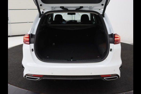 Kia Ceed 1.6 GDI PHEV ExecutiveLine | SOH 93% | Panoramadak | Stoelventilatie | Leder | Camera | Carplay | Half leder | Stuurverwarming | Full LED | Keyless | Navigatie | Digital Cockpit | Plug In