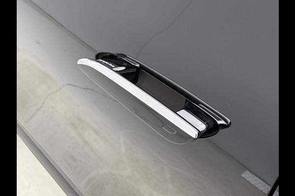 Mercedes-Benz Glb 250+ Business Solution AMG 7p. 85.5 kWh | Premium pakket | Winterpakket | Nightpakket | Trekhaak | Verstelbare demping | 20” multispaakse AMG-velgen | Vast panoramadak | Sfeerverlichting | GUARD 360° |