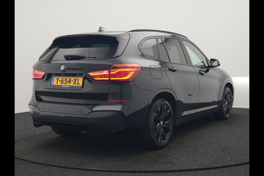 BMW X1 sDrive18i M Sport 141pk | Trekhaak Afn. | Camera | Lederen Sportstoelen Verwarmd | Navigatie | Cruise Control | LED Koplampen | 18"L.M |