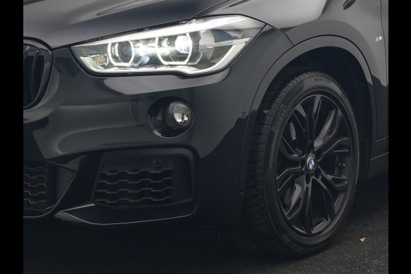 BMW X1 sDrive18i M Sport 141pk | Trekhaak Afn. | Camera | Lederen Sportstoelen Verwarmd | Navigatie | Cruise Control | LED Koplampen | 18"L.M |
