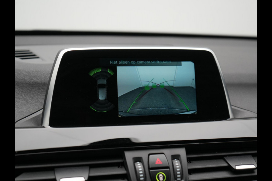 BMW X1 sDrive18i M Sport 141pk | Trekhaak Afn. | Camera | Lederen Sportstoelen Verwarmd | Navigatie | Cruise Control | LED Koplampen | 18"L.M |