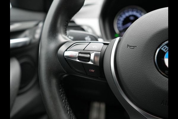 BMW X1 sDrive18i M Sport 141pk | Trekhaak Afn. | Camera | Lederen Sportstoelen Verwarmd | Navigatie | Cruise Control | LED Koplampen | 18"L.M |