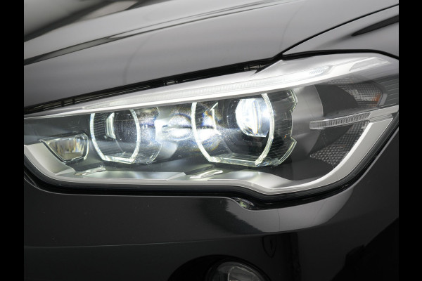 BMW X1 sDrive18i M Sport 141pk | Trekhaak Afn. | Camera | Lederen Sportstoelen Verwarmd | Navigatie | Cruise Control | LED Koplampen | 18"L.M |