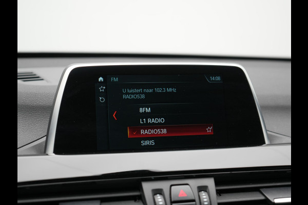 BMW X1 sDrive18i M Sport 141pk | Trekhaak Afn. | Camera | Lederen Sportstoelen Verwarmd | Navigatie | Cruise Control | LED Koplampen | 18"L.M |