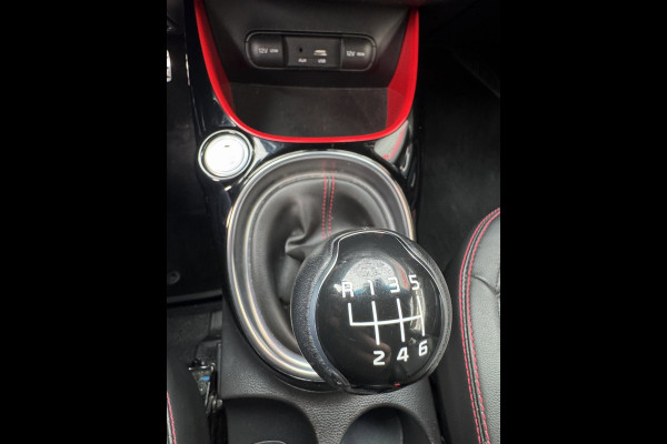 Kia Soul 1.6 GDi Spirit - Navigatie I Leer I Airco I Xenon I PDC I Achteruitrij Camera I Dealer onderhouden