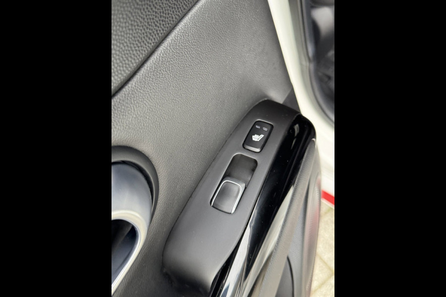 Kia Soul 1.6 GDi Spirit - Navigatie I Leer I Airco I Xenon I PDC I Achteruitrij Camera I Dealer onderhouden