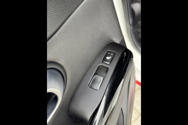 Kia Soul 1.6 GDi Spirit - Navigatie I Leer I Airco I Xenon I PDC I Achteruitrij Camera I Dealer onderhouden