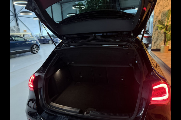 Mercedes-Benz A-Klasse 200 AMG Line Junge Sterne Garantie Pano Ambient Night Camera Carplay StoelVW Cruise Clima Navi Dab Rijklaar