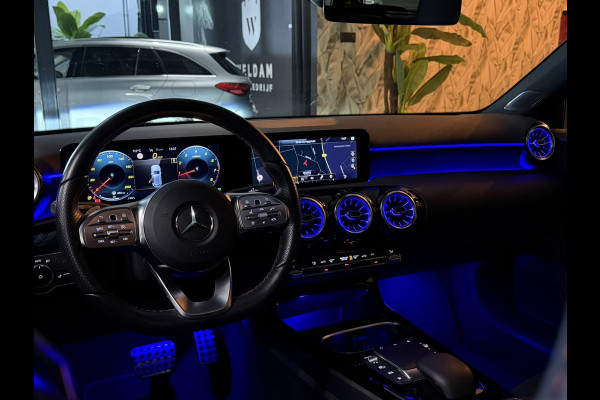 Mercedes-Benz A-Klasse 200 AMG Line Junge Sterne Garantie Pano Ambient Night Camera Carplay StoelVW Cruise Clima Navi Dab Rijklaar