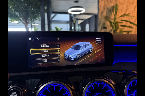 Mercedes-Benz A-Klasse 200 AMG Line Junge Sterne Garantie Pano Ambient Night Camera Carplay StoelVW Cruise Clima Navi Dab Rijklaar