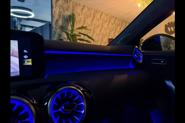 Mercedes-Benz A-Klasse 200 AMG Line Junge Sterne Garantie Pano Ambient Night Camera Carplay StoelVW Cruise Clima Navi Dab Rijklaar