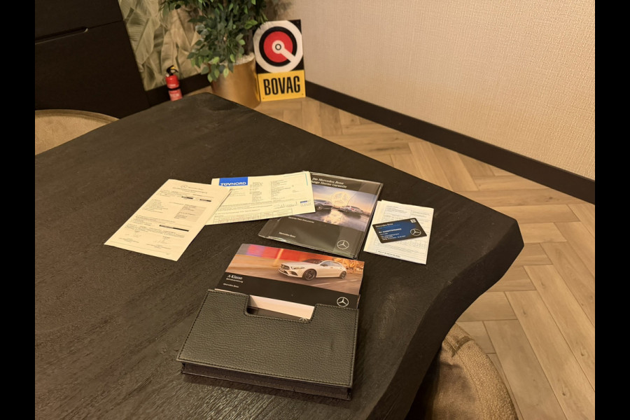 Mercedes-Benz A-Klasse 200 AMG Line Junge Sterne Garantie Pano Ambient Night Camera Carplay StoelVW Cruise Clima Navi Dab Rijklaar